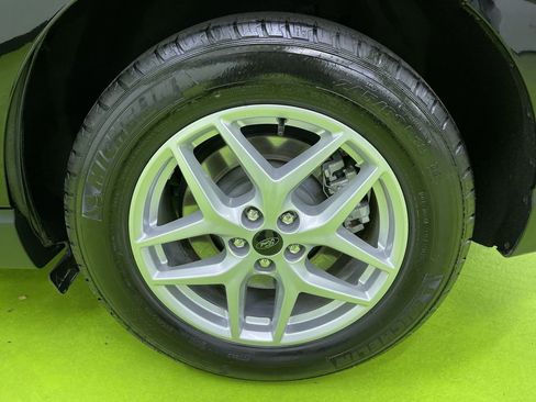 Used 2024 Ford Edge SEL image 15