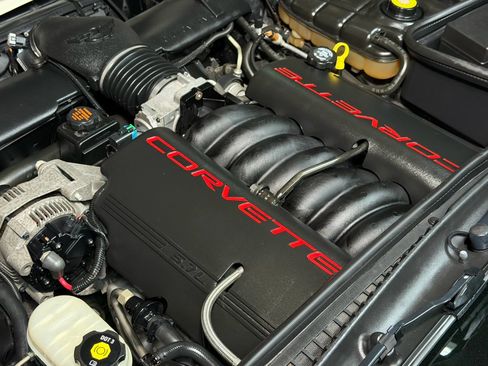 Used 2002 Chevrolet Corvette Coupe w/ Preferred Equipment Group2 image 39