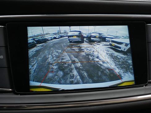 Used 2019 Buick Enclave Essence image 27