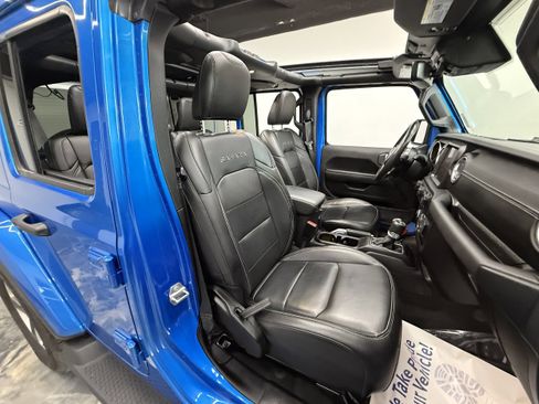Used 2022 Jeep Wrangler Unlimited Sahara AWD/4WD image 24