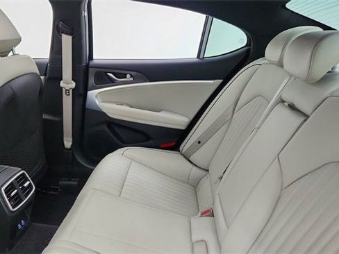 Used 2025 Genesis G70 2.5T w/ Sport Prestige Package image 28