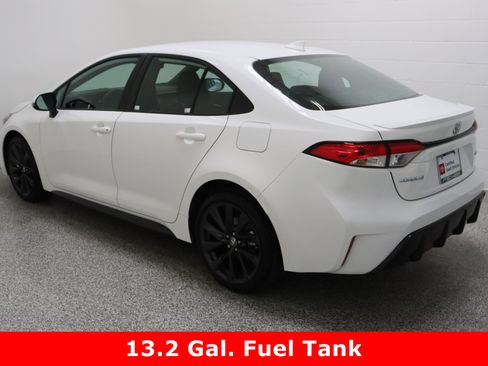 Certified 2025 Toyota Corolla SE image 9