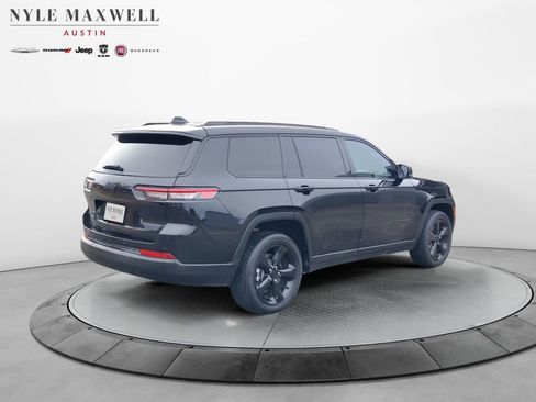 Used 2021 Jeep Grand Cherokee L Laredo image 14