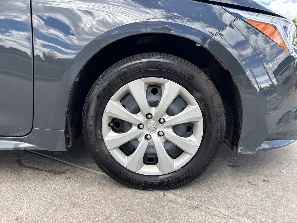 Used 2025 Toyota Corolla LE FWD image 32