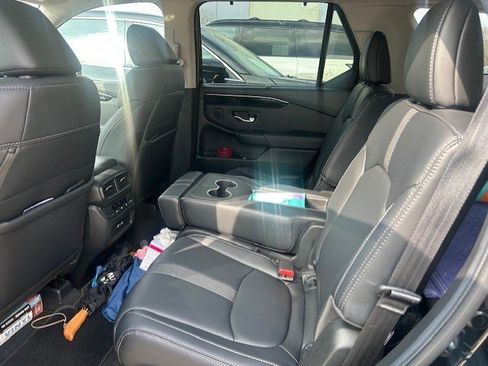 Used 2023 Honda Pilot Touring image 12