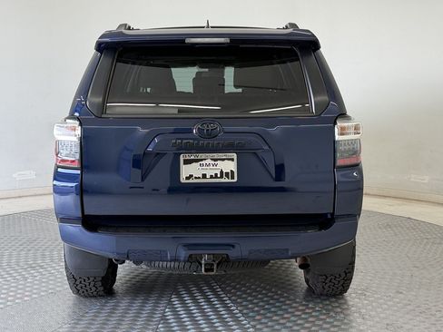 Used 2022 Toyota 4Runner SR5 Premium w/ Moonroof Package AWD/4WD image 10