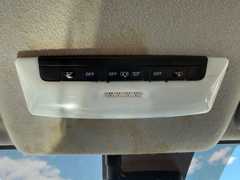 Used 2020 Nissan Versa S image 20