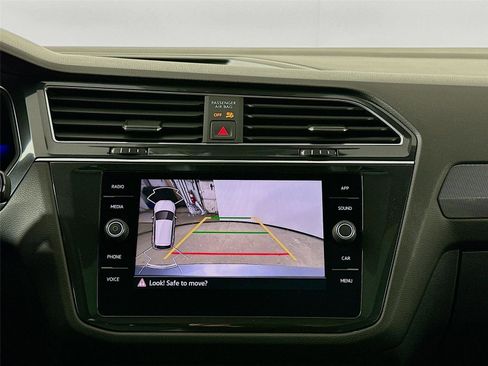 Used 2022 Volkswagen Tiguan SE R-Line image 14