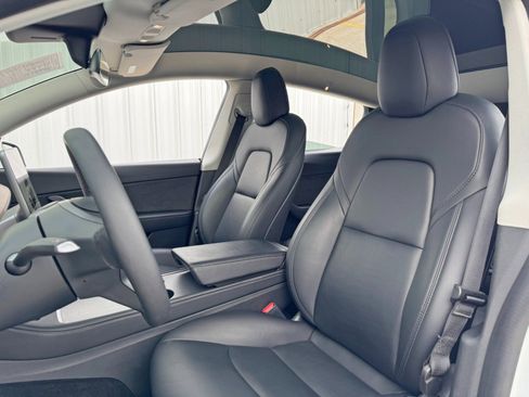 Used 2022 Tesla Model Y Performance image 38