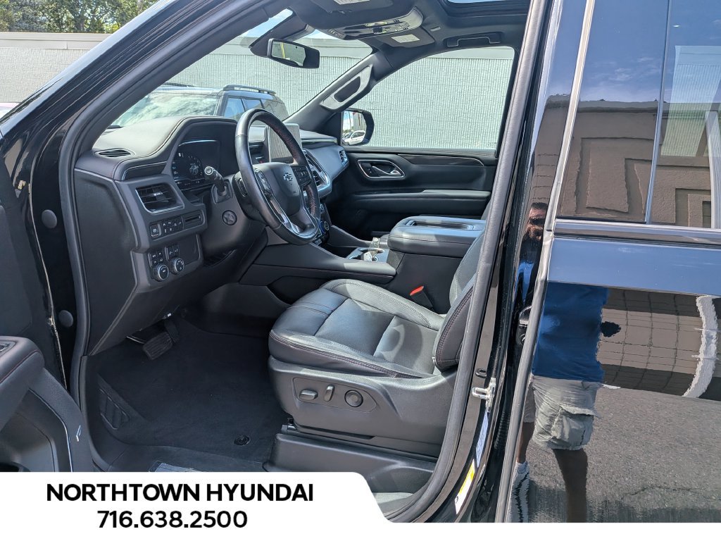 Used 2022 Chevrolet Tahoe RST w/ Luxury Package AWD/4WD image 10