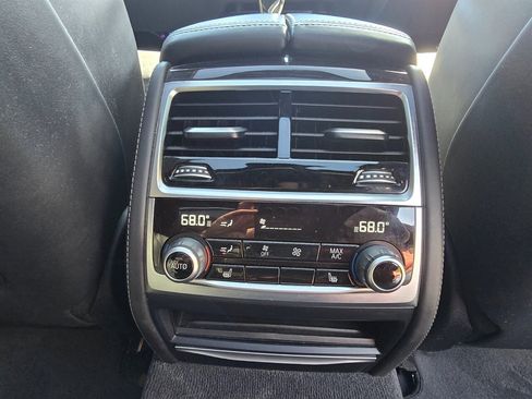 Used 2016 BMW 750i xDrive image 9