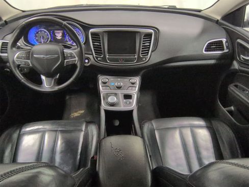 Certified 2017 Chrysler 200 Limited Platinum image 16