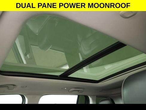 Used 2023 Jeep Grand Cherokee Limited w/ Black Appearance Package AWD/4WD image 3