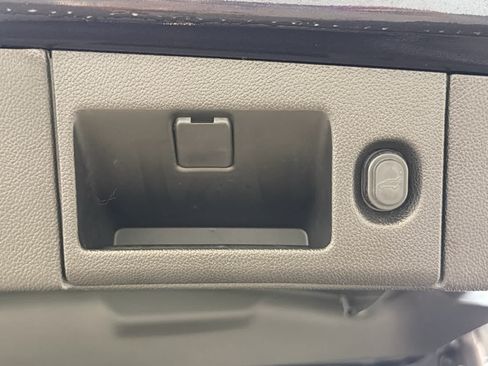 Used 2020 Chevrolet Suburban Premier w/ Premier Plus Edition AWD/4WD image 9