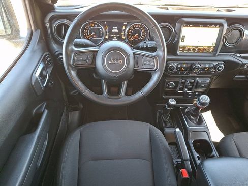 Used 2022 Jeep Wrangler Unlimited Sport AWD/4WD image 2
