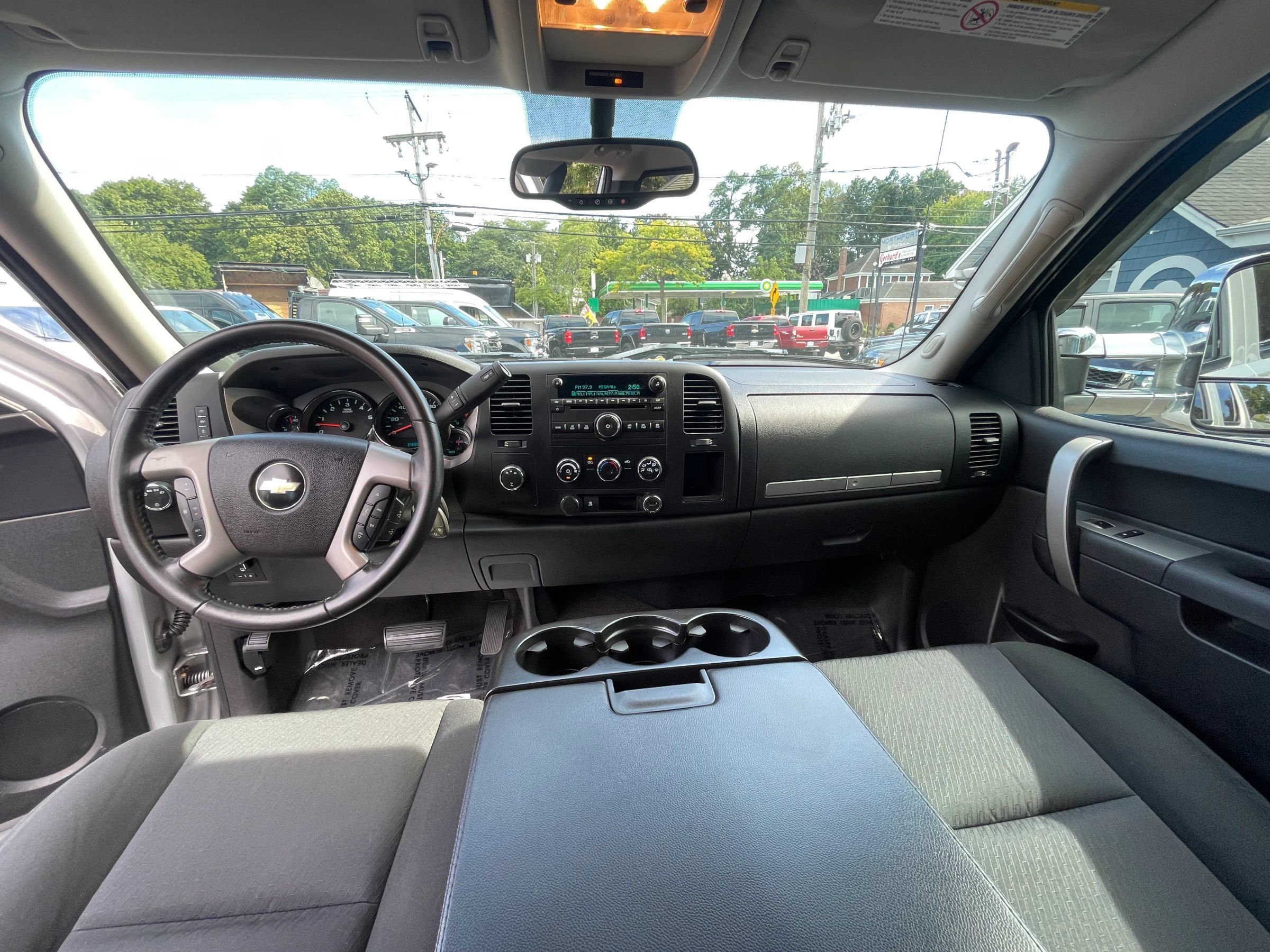 Used 2010 Chevrolet Silverado 2500 LT w/ Interior Plus Package AWD/4WD image 21