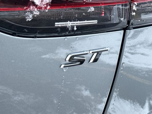 Used 2023 Buick Envision Preferred w/ Sport Touring Package image 7