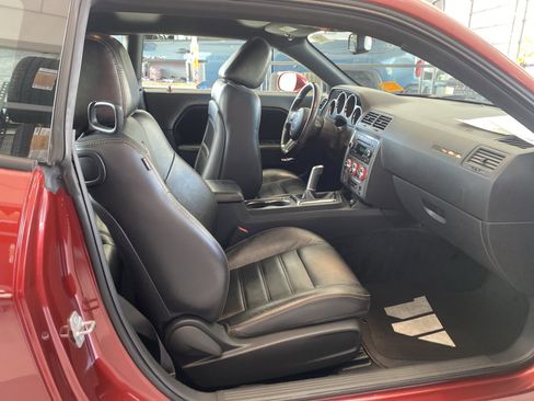 Used 2014 Dodge Challenger R/T image 24