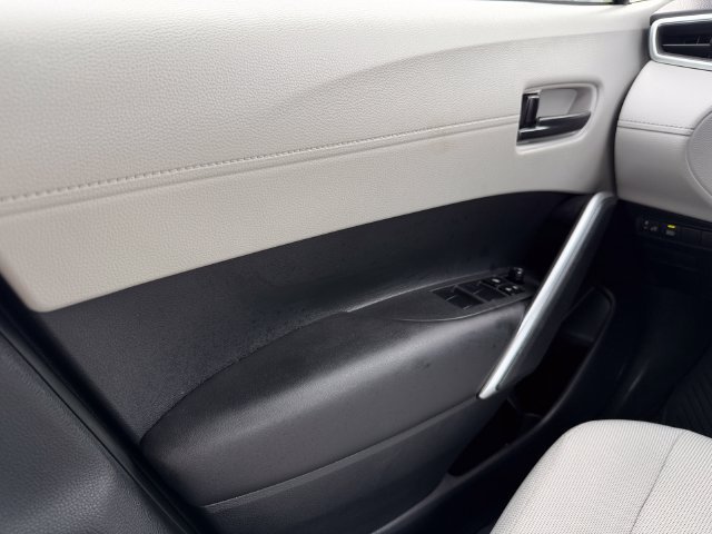 Certified 2024 Toyota Corolla Cross LE w/ Moonroof Package AWD/4WD image 31