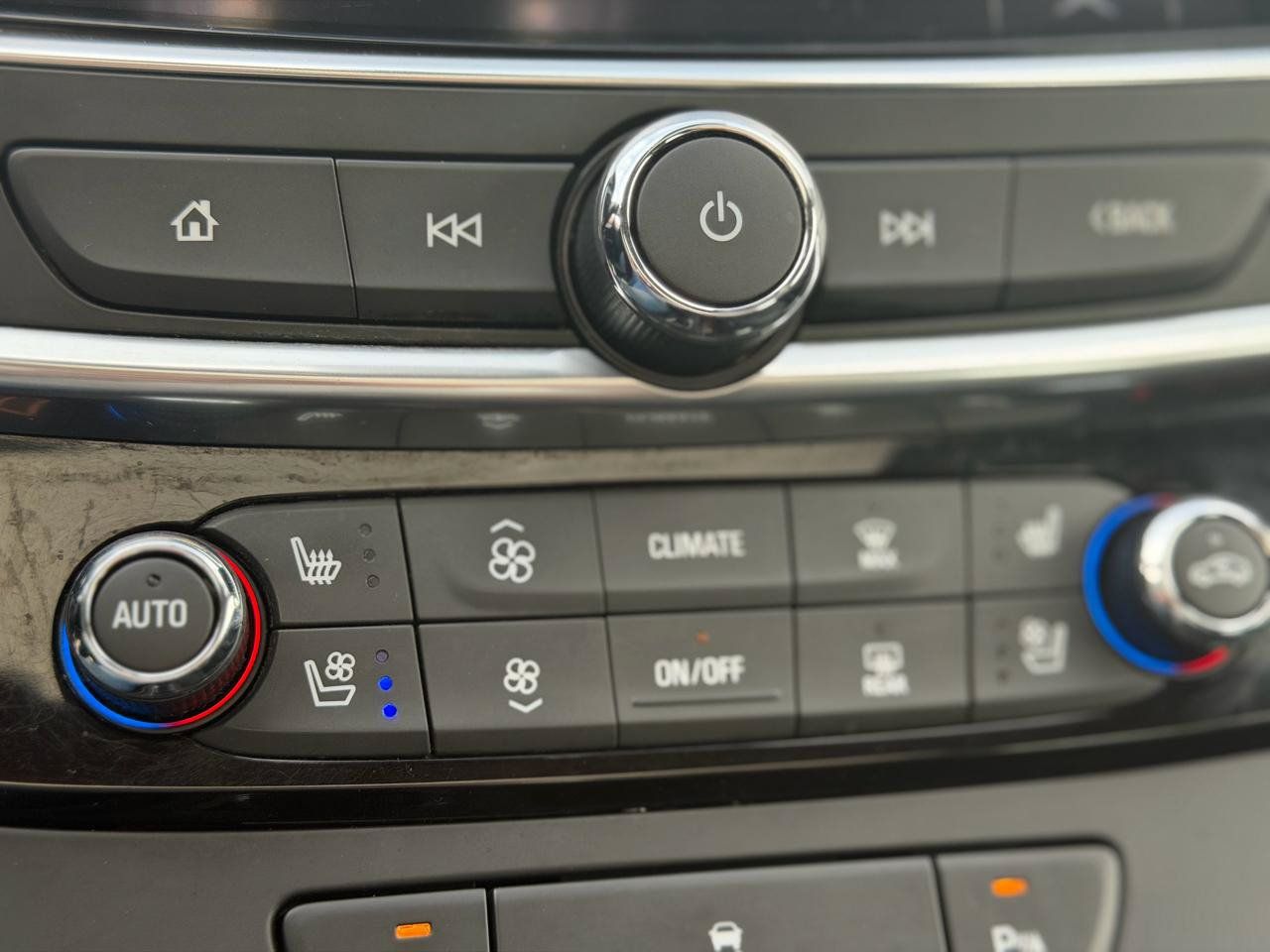 Used 2017 Buick LaCrosse Premium w/ Sun and Shade Package FWD image 21