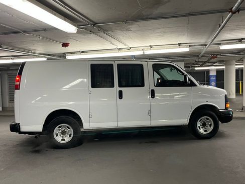 Used 2014 Chevrolet Express 2500 w/ Cold Climate Package RWD image 26