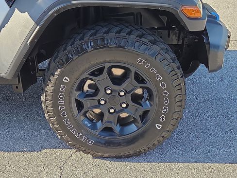 Used 2023 Jeep Wrangler Unlimited w/ 8.4" Radio Group AWD/4WD image 7