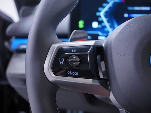 Used 2025 BMW i5 M60 w/ Premium Package image 19