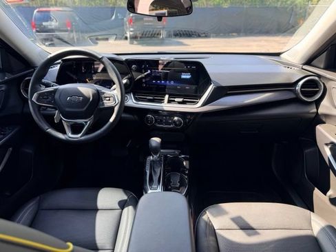 Used 2025 Chevrolet Trax ACTIV w/ Sunroof Package FWD image 22