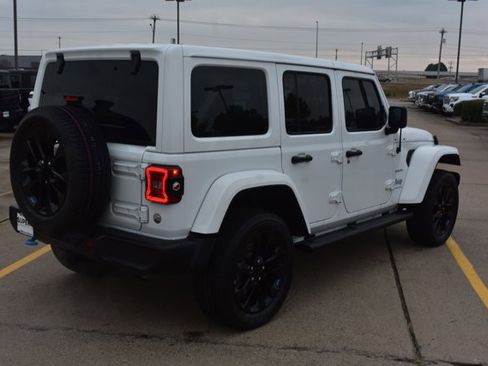 Used 2023 Jeep Wrangler Unlimited Sahara w/ Cold Weather Group image 5