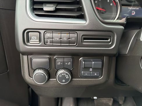 Used 2021 Chevrolet Tahoe LT w/ LT Signature Package image 55