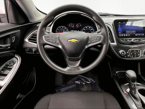 Used 2025 Chevrolet Malibu LT image 5