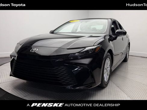 Used 2025 Toyota Camry LE FWD image 1