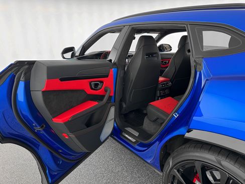 Used 2022 Lamborghini Urus image 24