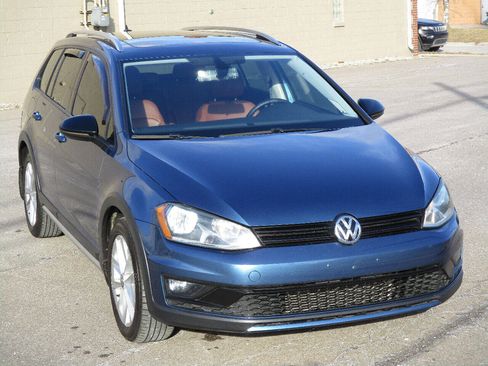 Used 2017 Volkswagen Golf Alltrack SE image 9