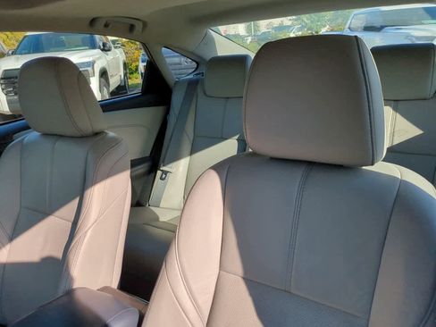 Used 2013 Toyota Avalon Limited image 8