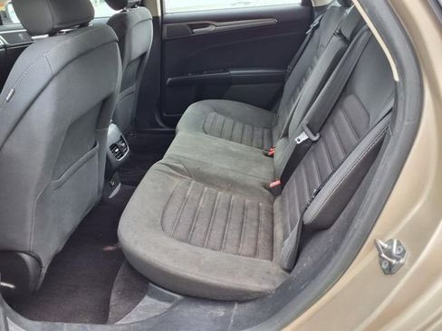 Used 2017 Ford Fusion SE FWD image 11