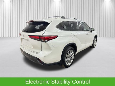 Used 2023 Toyota Highlander Limited AWD/4WD image 8