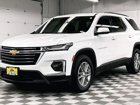 Used 2023 Chevrolet Traverse LT image 11
