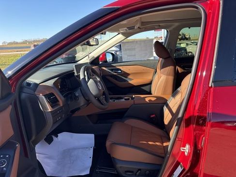 New 2026 Nissan Rogue Platinum image 9