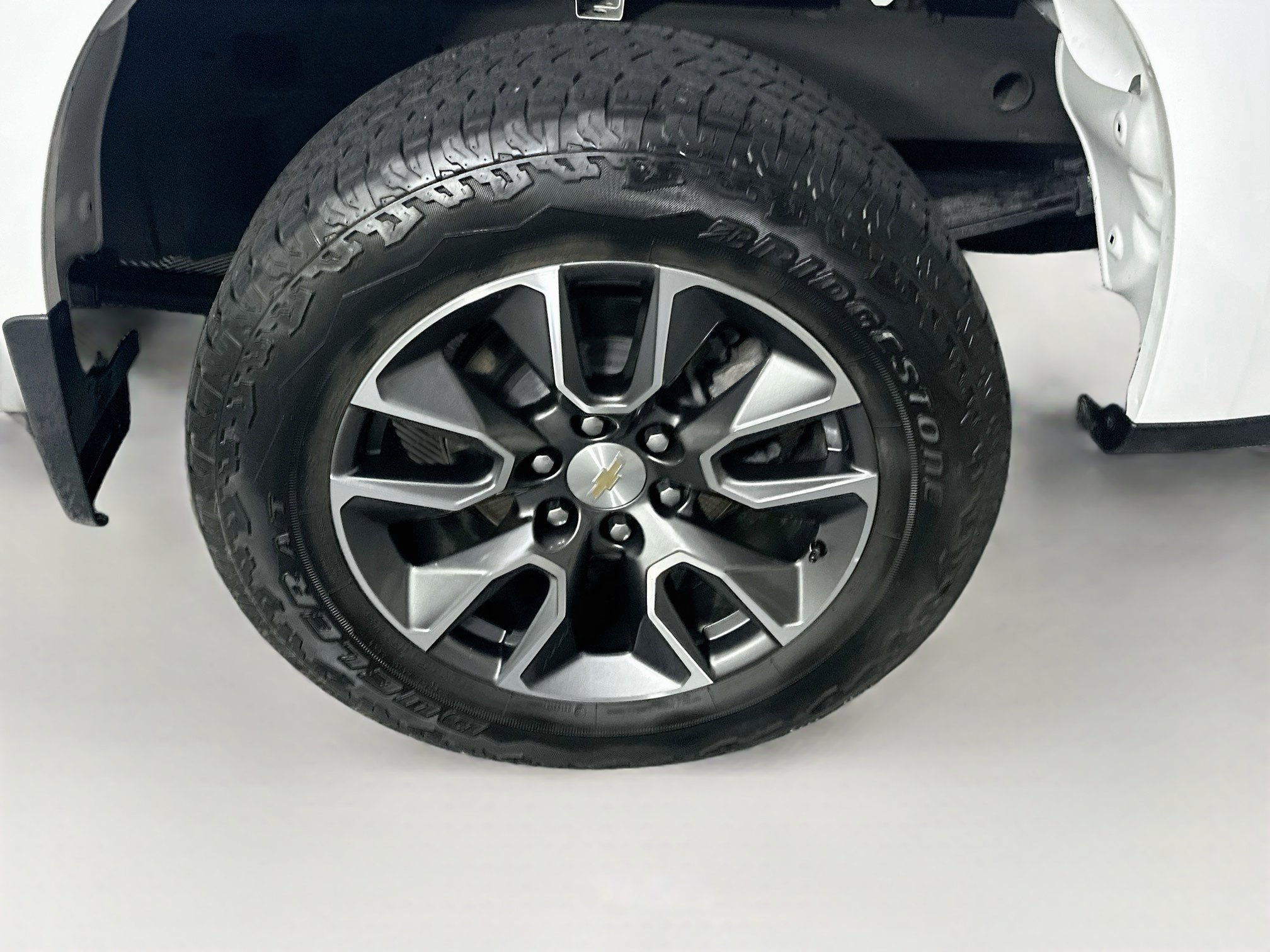 Used 2024 Chevrolet Silverado 1500 LT AWD/4WD image 11
