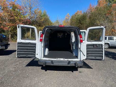 Used 2024 GMC Savana 2500 w/ Driver Convenience Package image 24