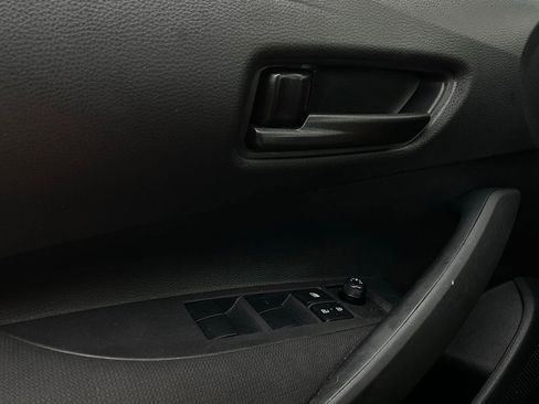 Used 2025 Toyota Corolla LE image 19