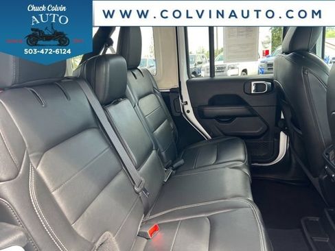 Used 2022 Jeep Wrangler Unlimited Sahara AWD/4WD image 27