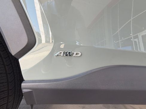 Used 2021 Toyota RAV4 XLE w/ Convenience Package AWD/4WD image 22