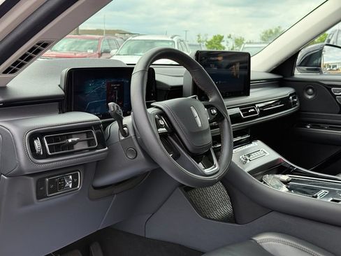 Used 2025 Lincoln Aviator AWD w/ Equipment Group 101A image 30