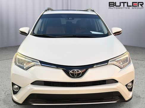 Used 2018 Toyota RAV4 Limited FWD image 9