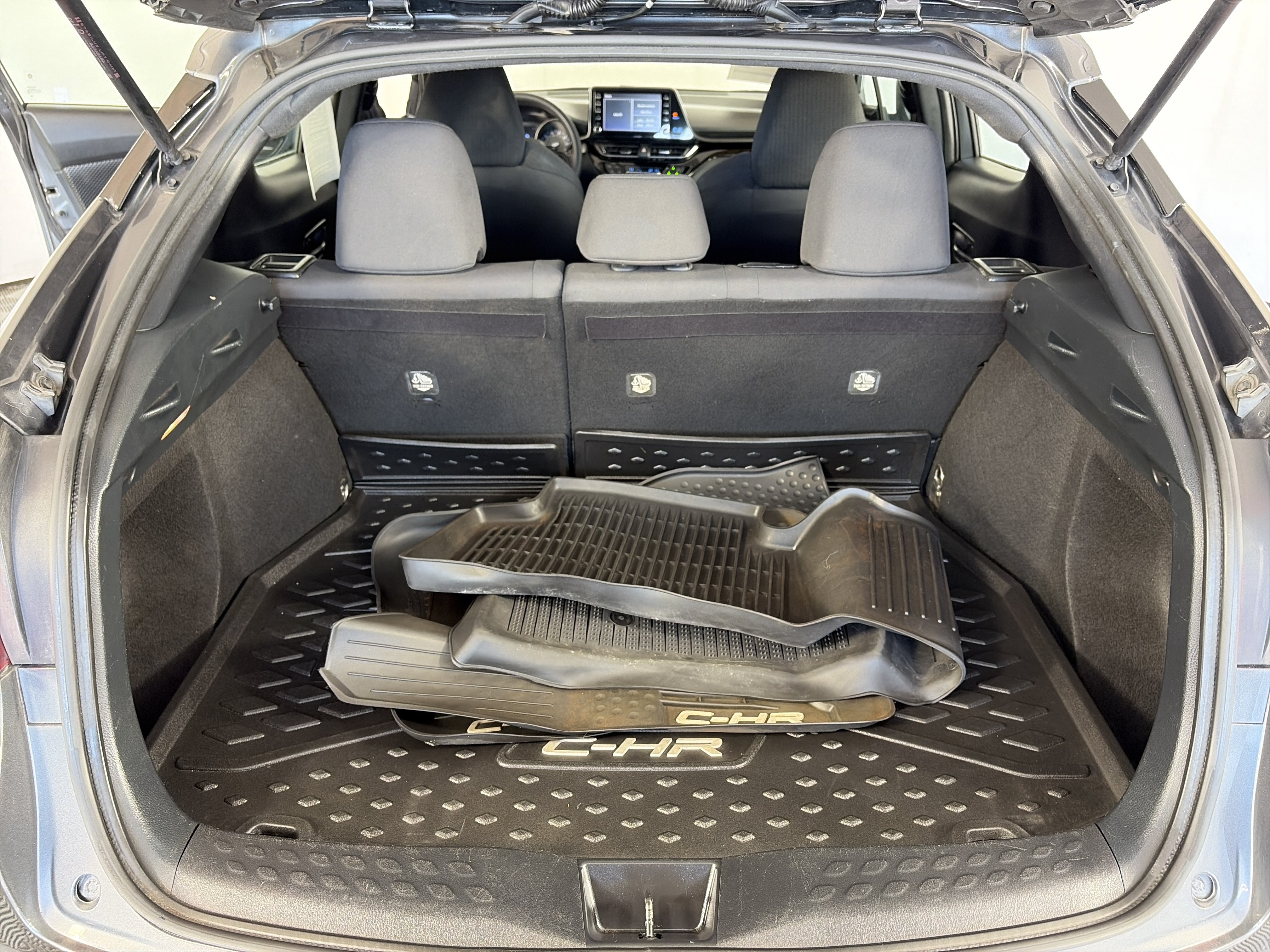 Used 2019 Toyota C-HR LE FWD image 13