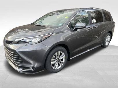 New 2025 Toyota Sienna XLE