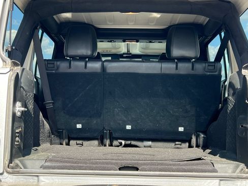 Used 2018 Jeep Wrangler Unlimited Sahara AWD/4WD image 41