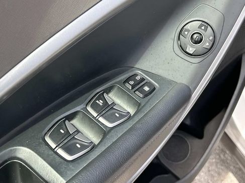 Used 2014 Hyundai Santa Fe GLS FWD image 32